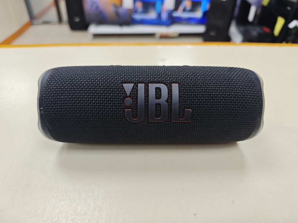 Портативная акустика JBL Flip 6;