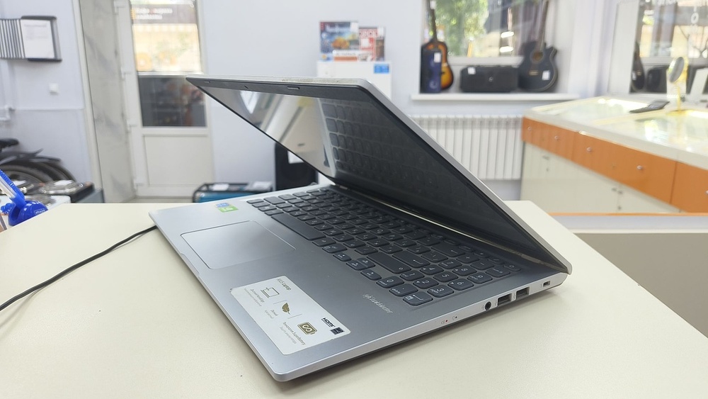 Ноутбук ASUS 515; Pentium 6805, GeForce MX130, 8 Гб, 256 Гб, Нет