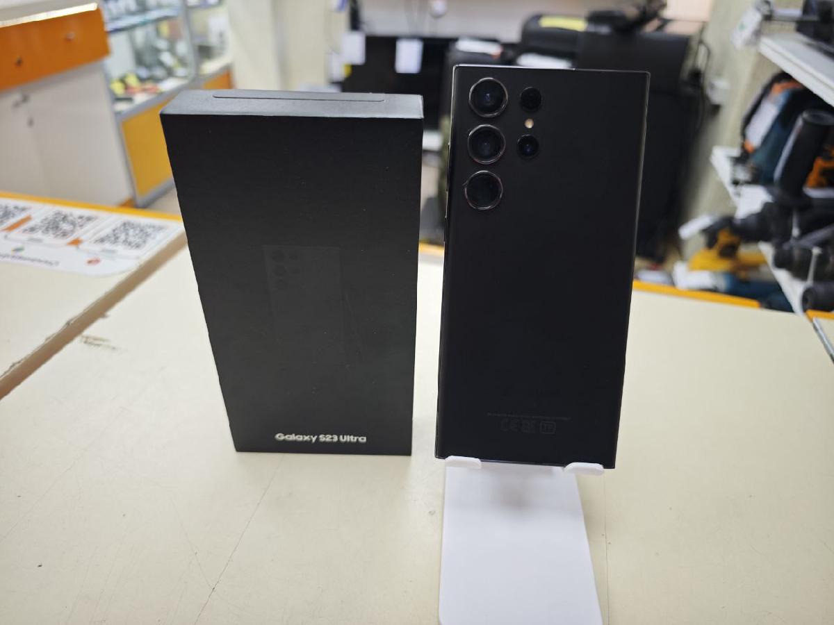 Смартфон Samsung Galaxy S23 Ultra 256Gb