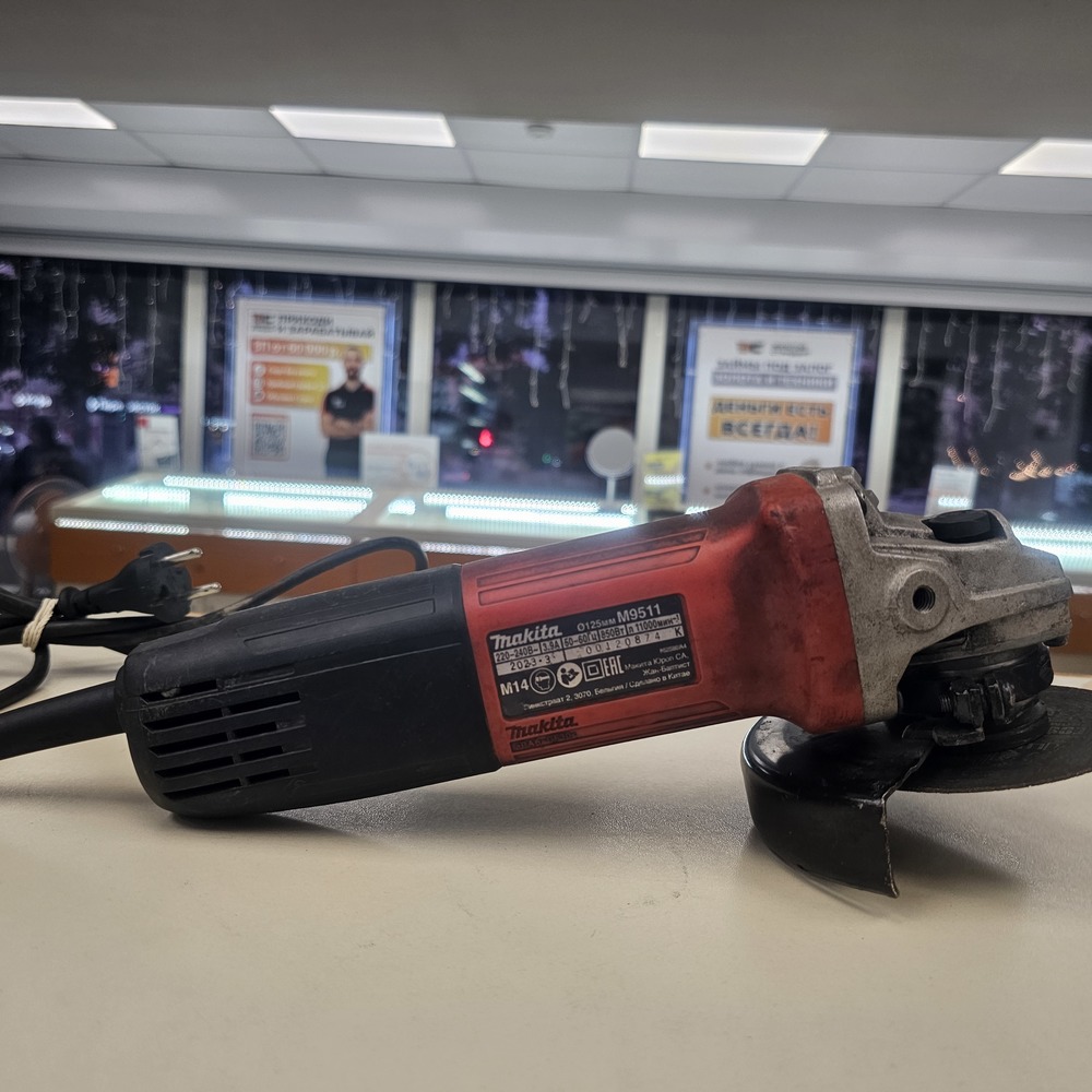 Угловая шлифмашина Makita GA5030