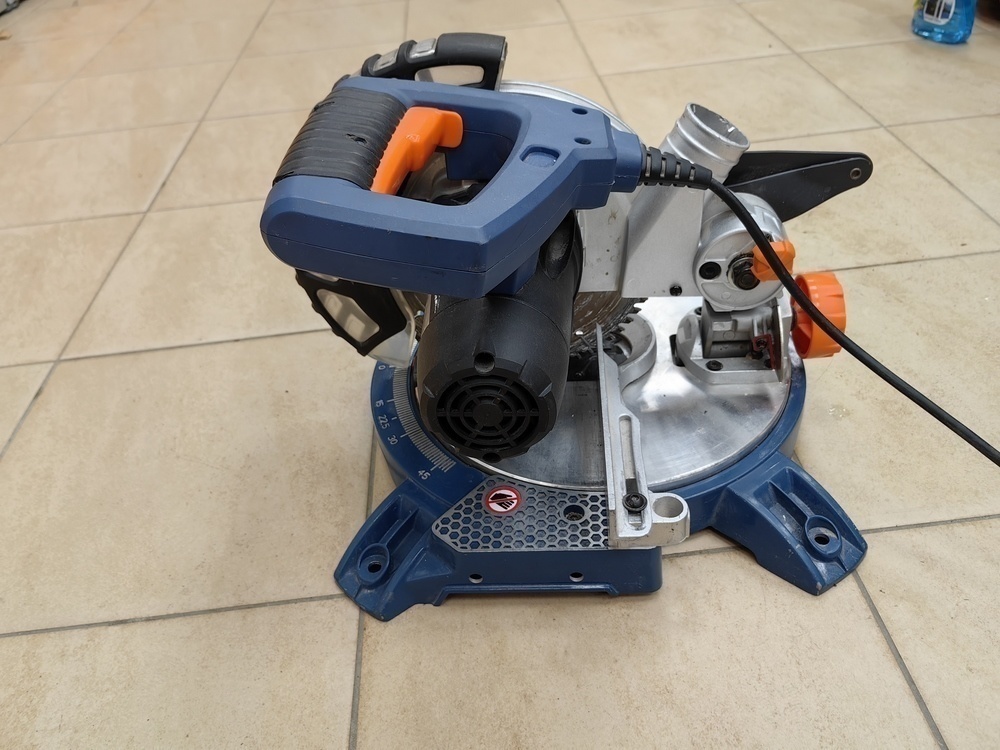 Торцовочная пила Dexter Power J1G-ZP1A-210D