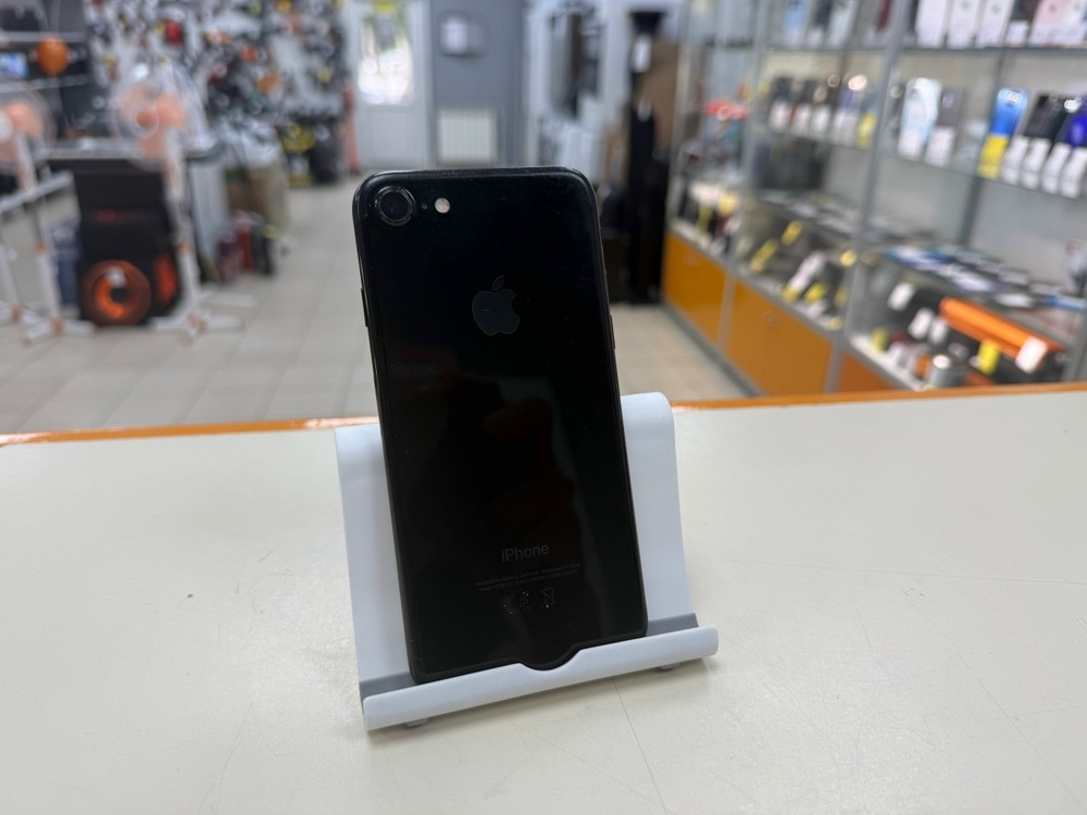 Смартфон Apple iPhone 7 32Gb