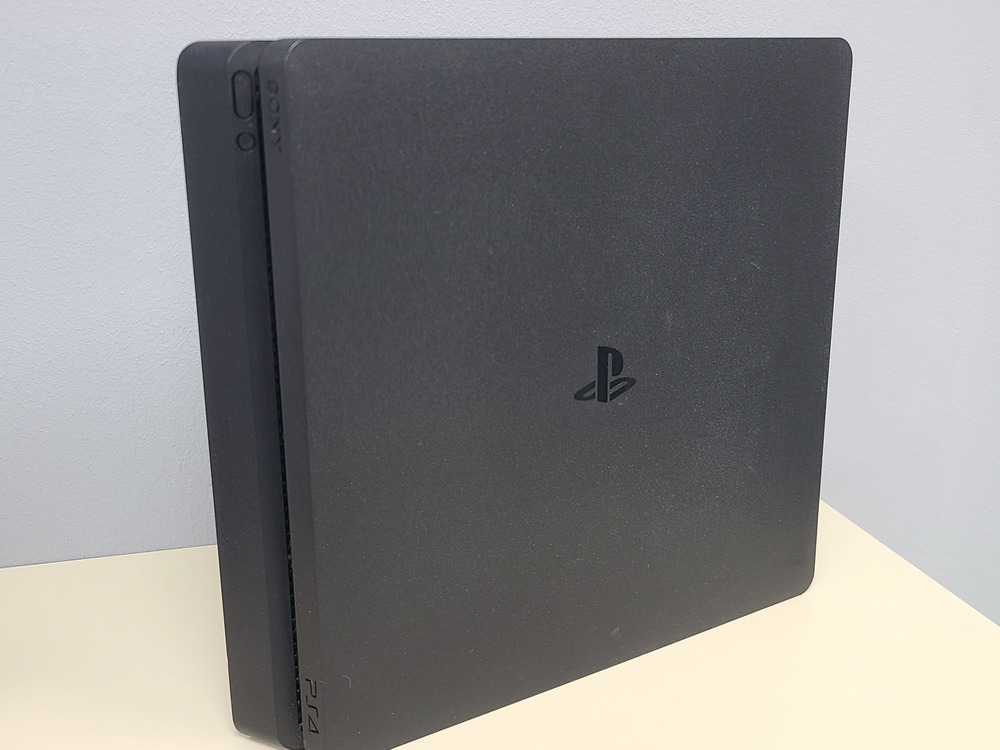 Игровая приставка PlayStation 4 1Tb