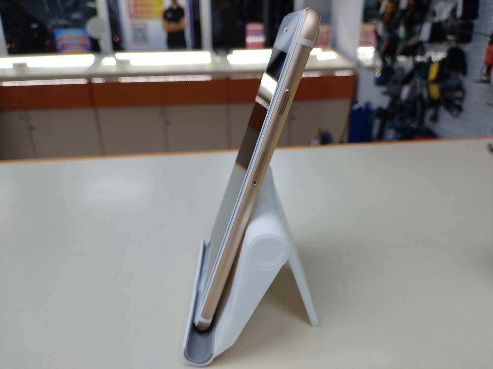 Смартфон Apple iPhone 7 Plus 32Gb