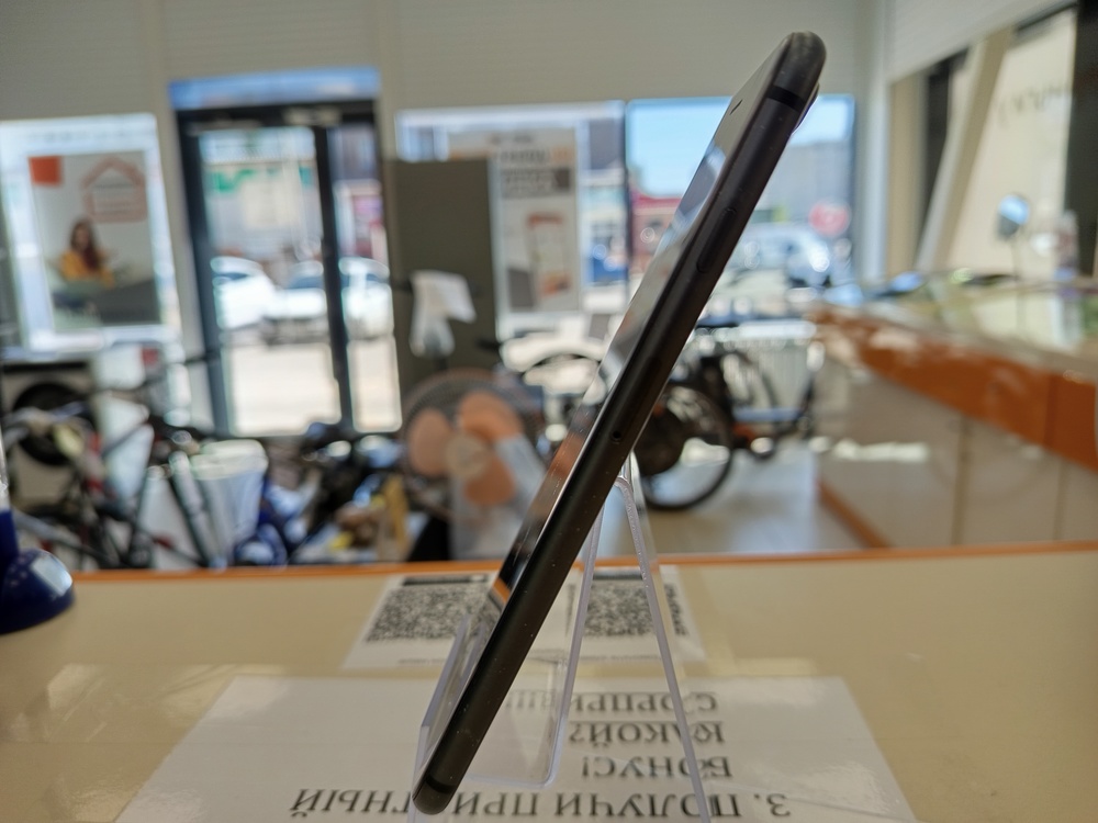 Смартфон Apple iPhone 8 Plus 64Gb