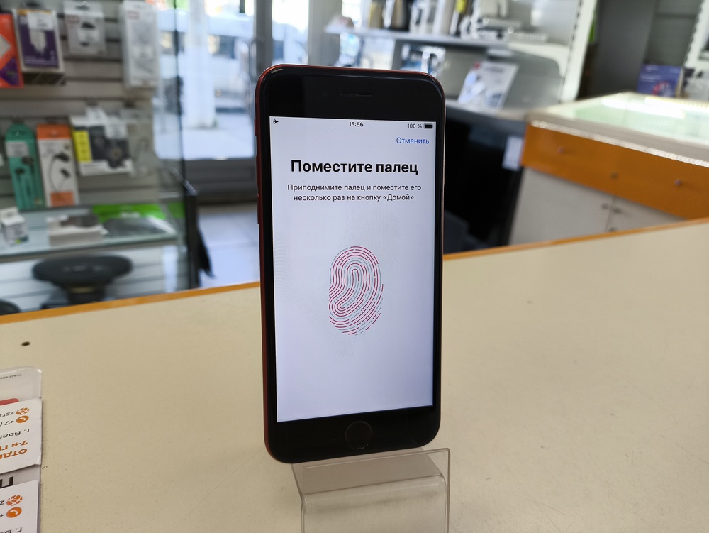Смартфон Apple iPhone SE 2020 64Gb