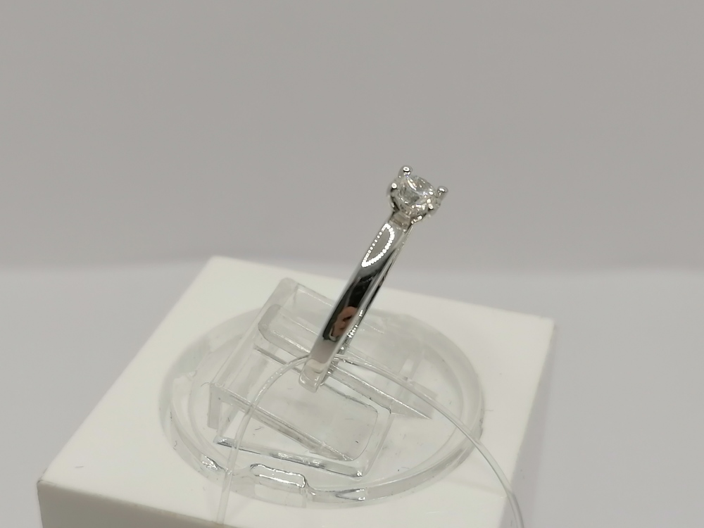 К0811-220 КОЛЬЦО БРИЛЛИАНТ (Au 585)