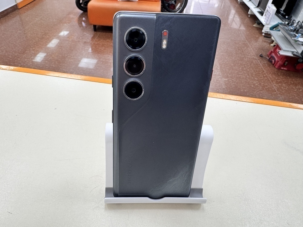 Смартфон Tecno Camon 40 Pro 5G 8/256
