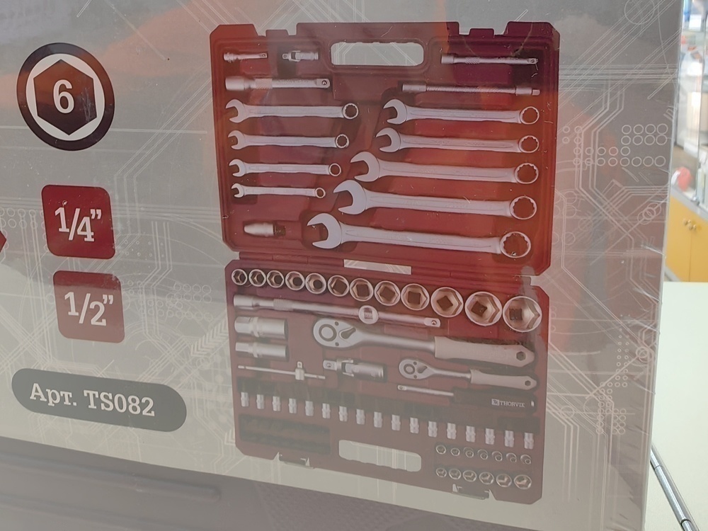 Набор инструментов Thorvik TS082 универсальный 1/4, 1/2 DR