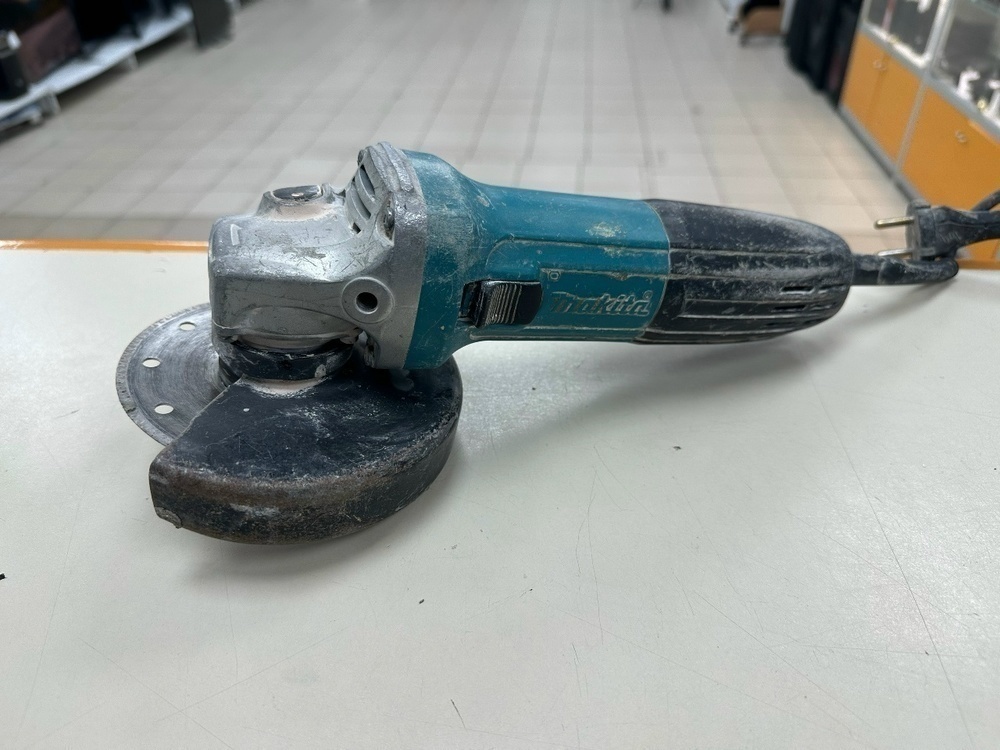 Угловая шлифмашина Makita GA5030