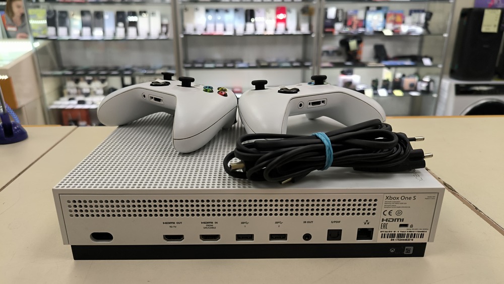 Игровая приставка Xbox One S 1TB