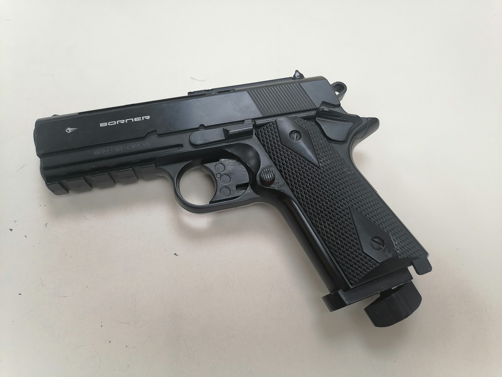Пневматика Пистолет Borner WC401