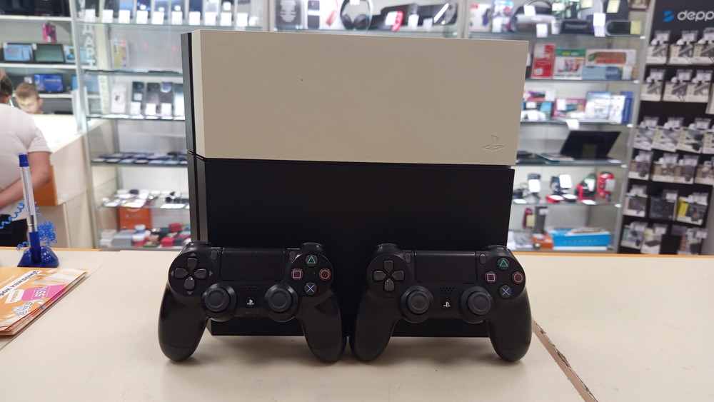 Игровая приставка PlayStation 4 FAT 500GB