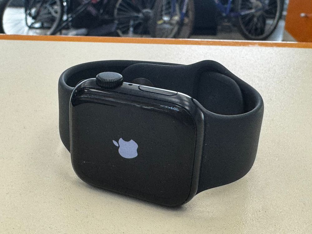 Смарт-часы Apple Watch SE 2022 40mm