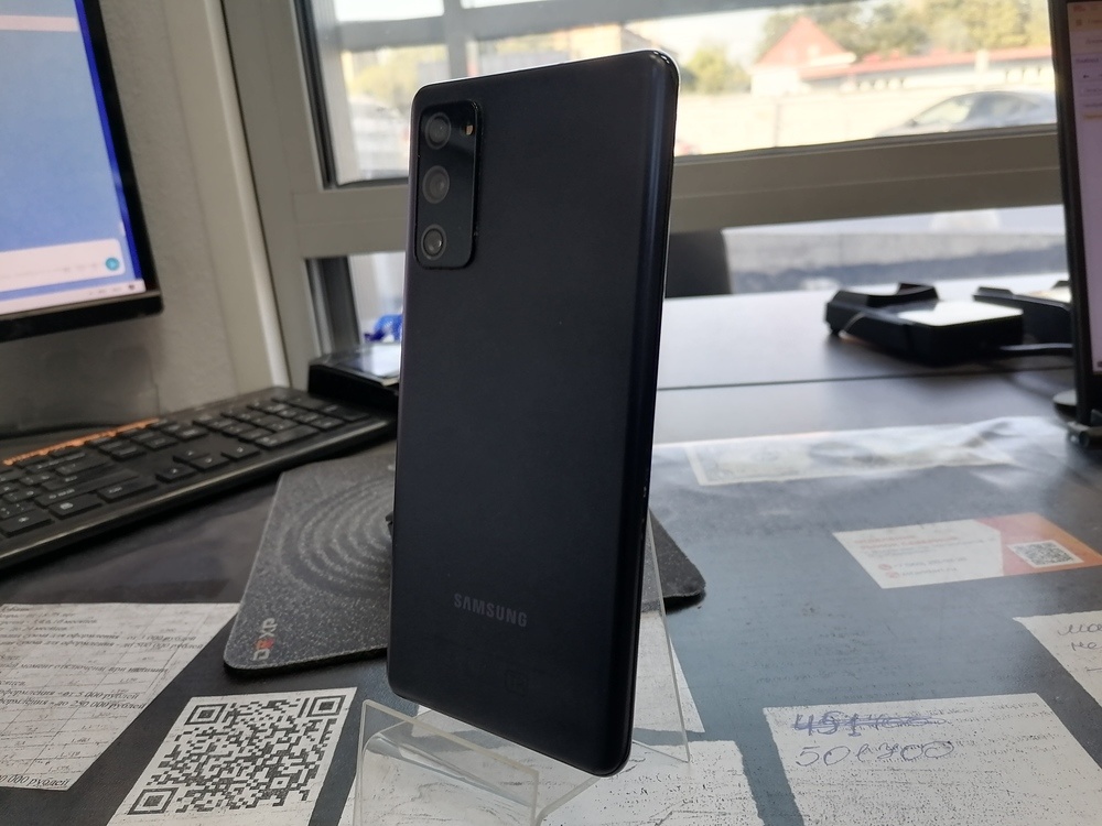 Смартфон Samsung Galaxy S20 FE 6/128
