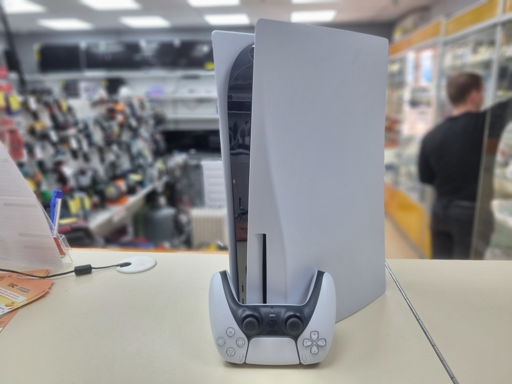 Игровая приставка PlayStation 5 825Gb (С дисководом)