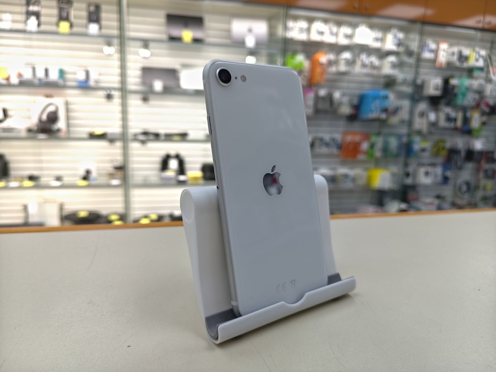 Смартфон Apple iPhone SE 2020 64Gb