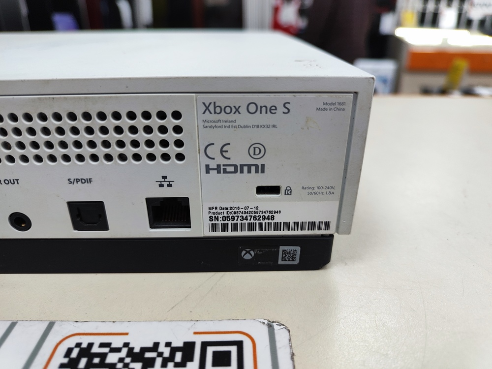 Игровая приставка Xbox One S 500Gb Игровая приставка Xbox One S 500Gb