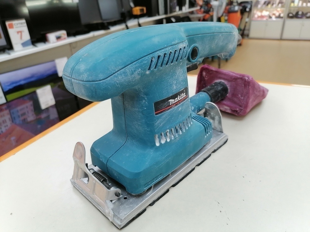 Шлифовальная машина Makita BO3700