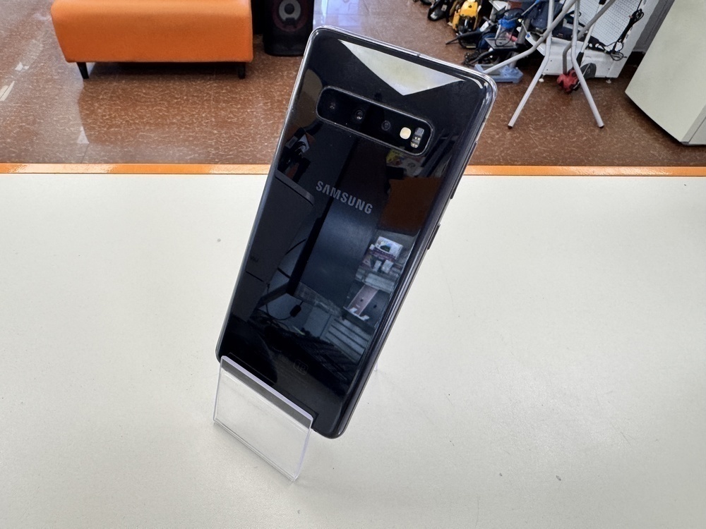Смартфон Samsung Galaxy S10 8/128