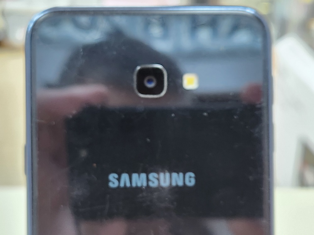 Смартфон Samsung Galaxy J4 Plus 3/32