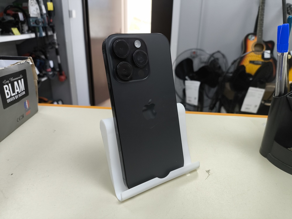 Смартфон Apple Iphone 16 Pro 256Gb