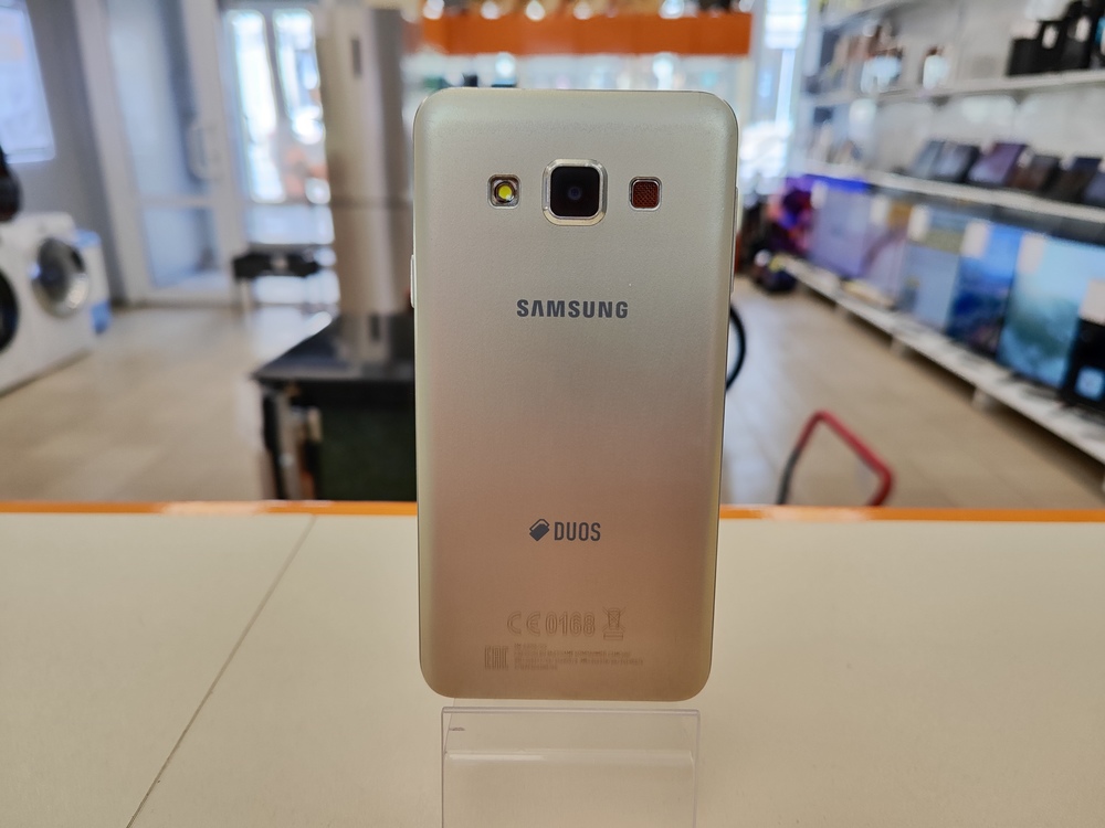 Смартфон Samsung Galaxy A3 1/16