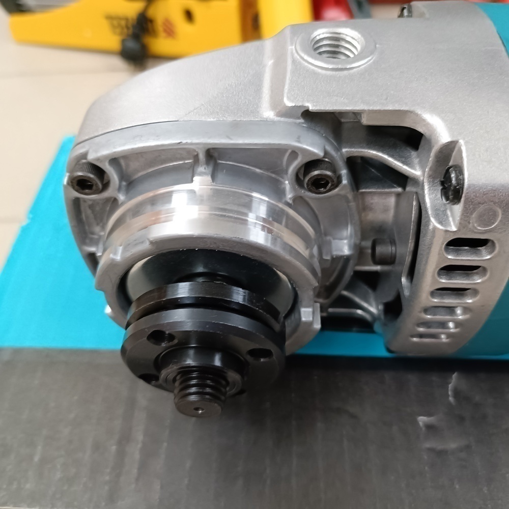 Угловая шлифмашина Makita 9069/230