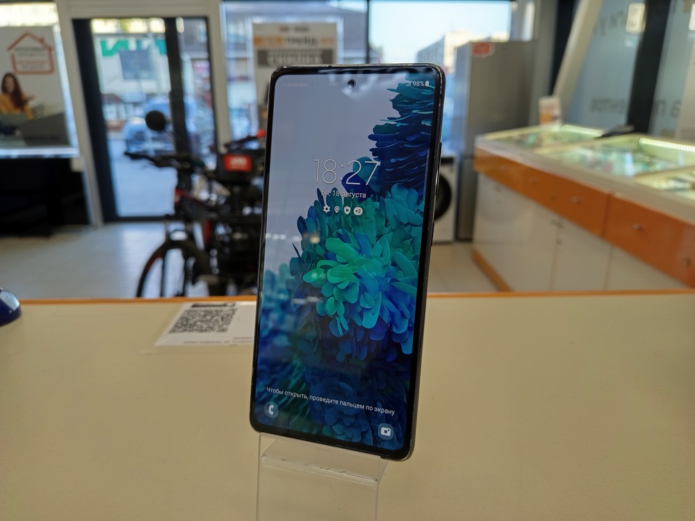 Смартфон Samsung Galaxy S20 FE 6/128