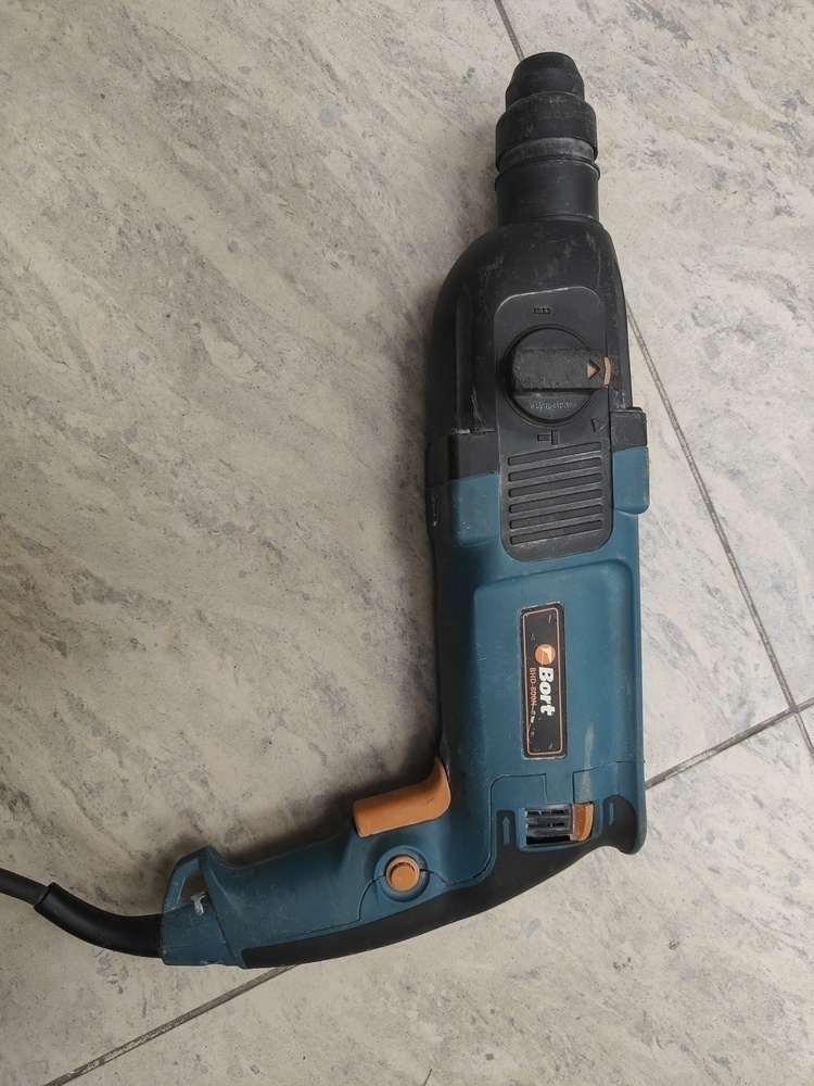 Перфоратор Bort BHD-800H