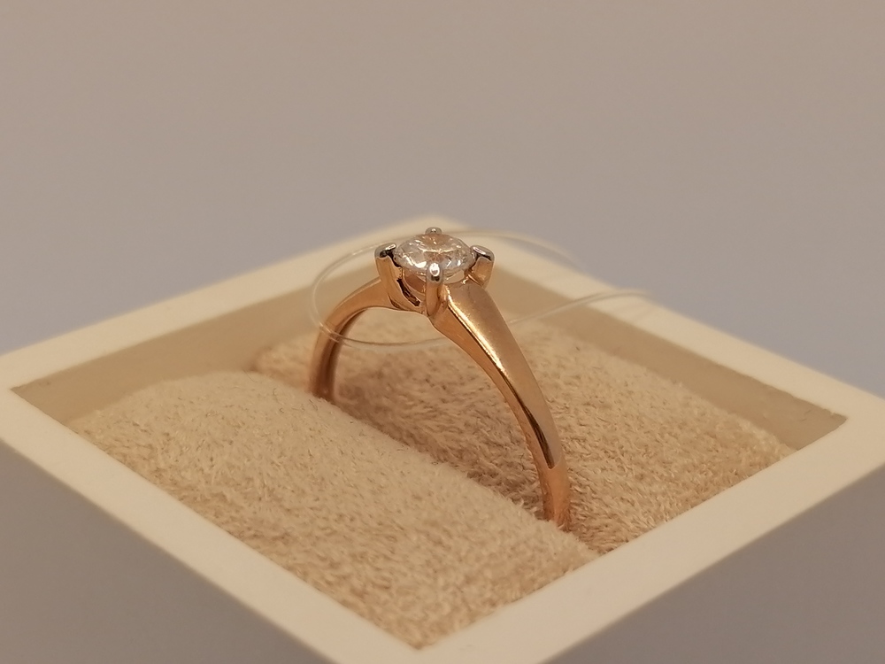 КОЛЬЦО С КАМНЯМИ (Au 585)