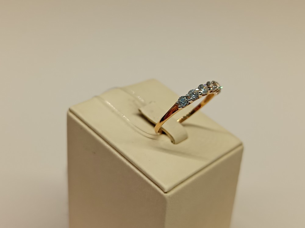 КОЛЬЦО С КАМНЯМИ (Au 585)