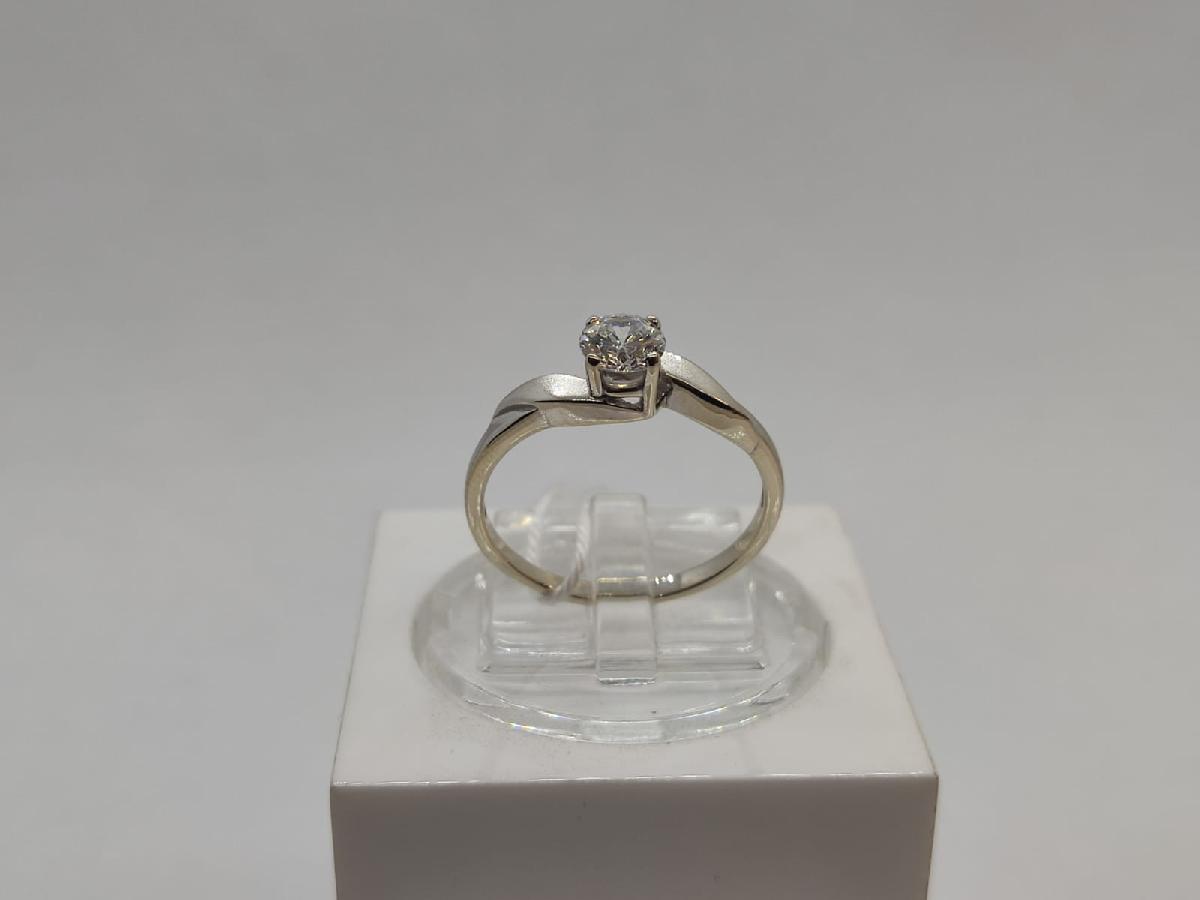 КОЛКМ585 КОЛЬЦО С КАМНЕМ (Au 585)