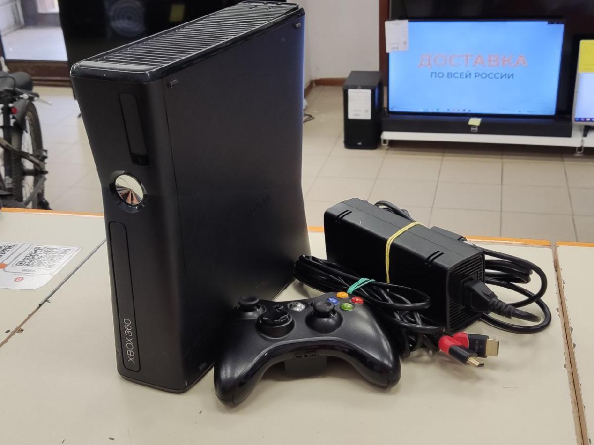 Игровая приставка Xbox 360;
