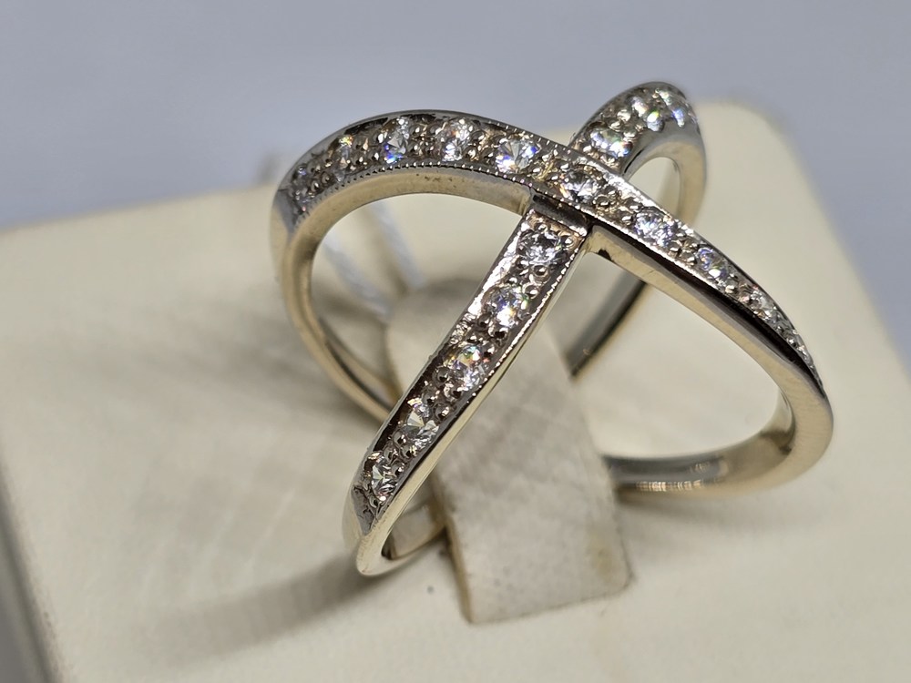 КОЛЬЦО С КАМНЯМИ (Au 585)