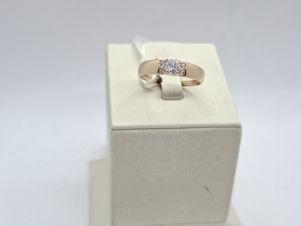 КОЛКМИ585 КОЛЬЦО С КАМНЯМИ (Au 585) КОЛКМИ585 КОЛЬЦО С КАМНЯМИ (Au 585)