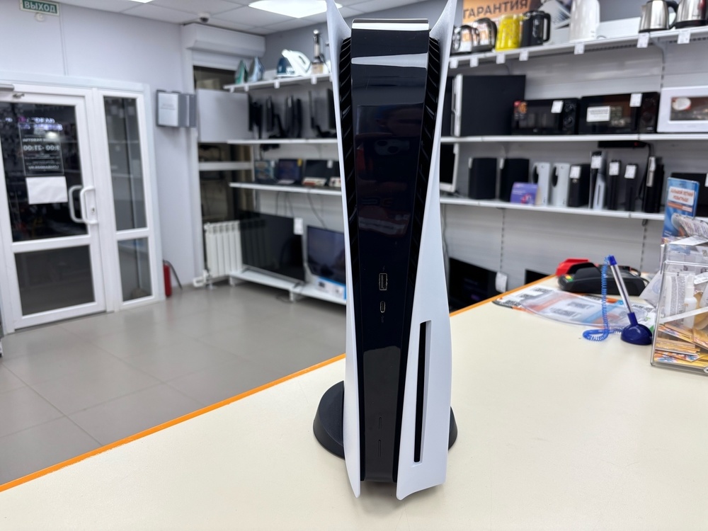 Игровая приставка PlayStation 5 825Gb (С дисководом)