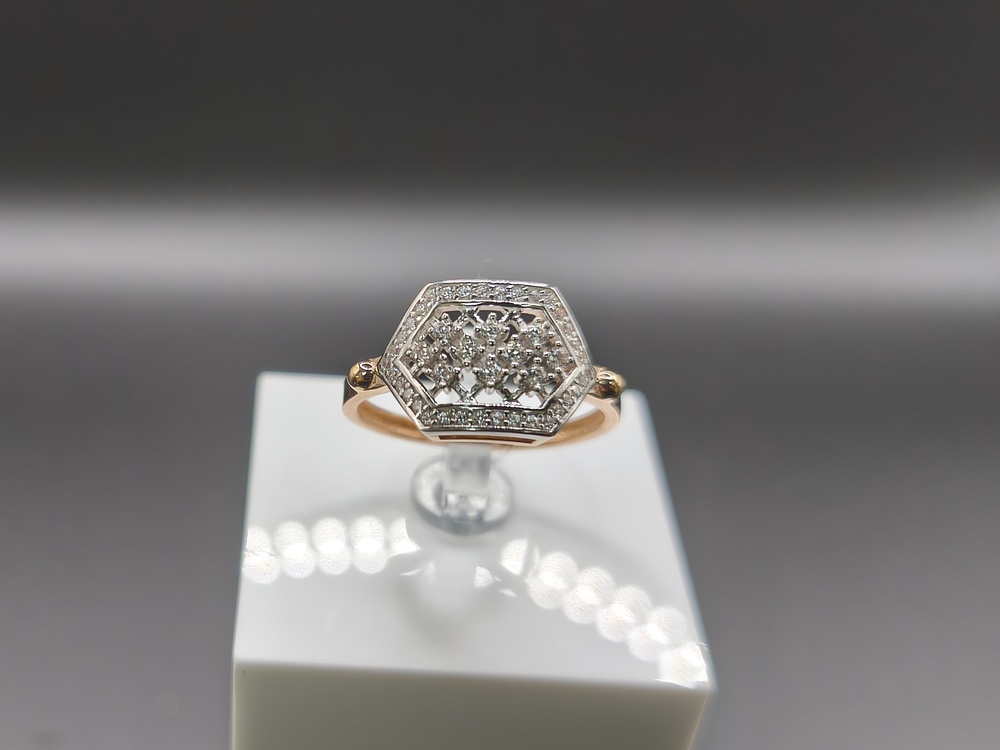 КОЛЬЦО С КАМНЯМИ (Au 585)