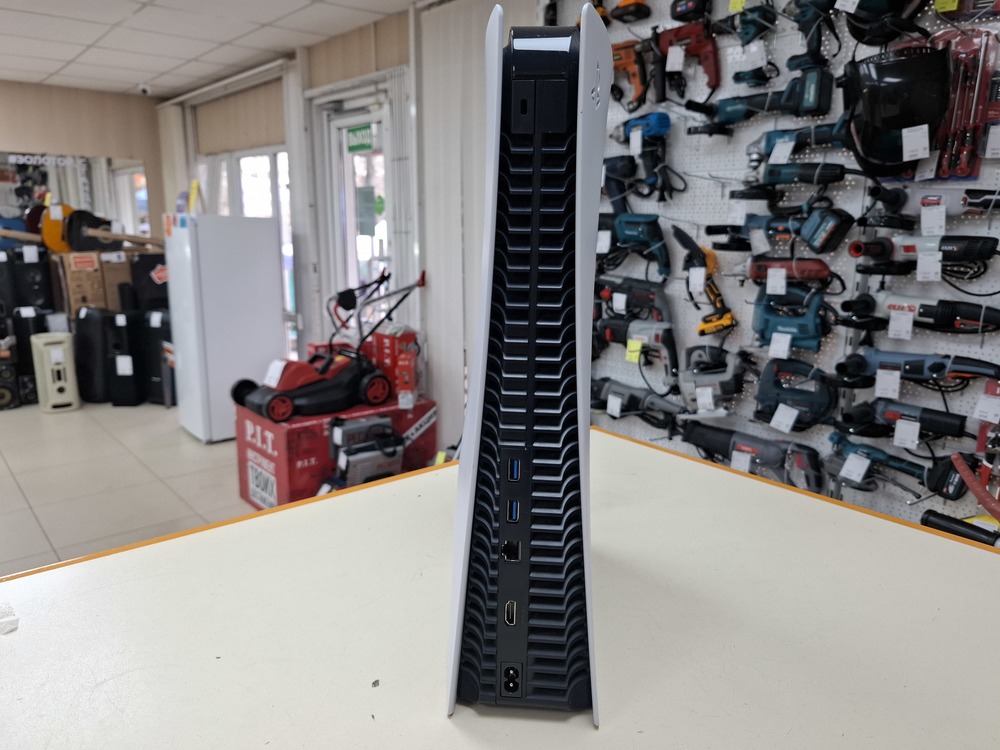 Игровая приставка PlayStation 5 825Gb (С дисководом)