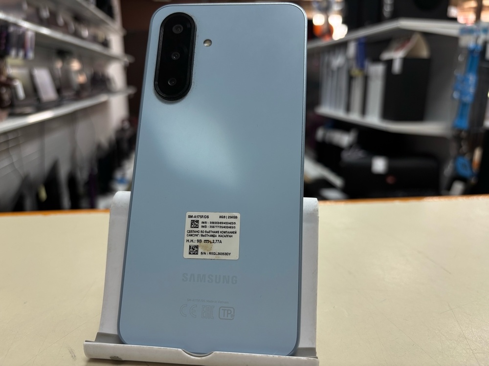 Смартфон Samsung Galaxy A17 8/256