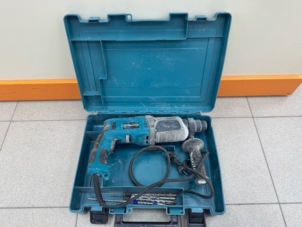 Перфоратор Makita HR2470FT
