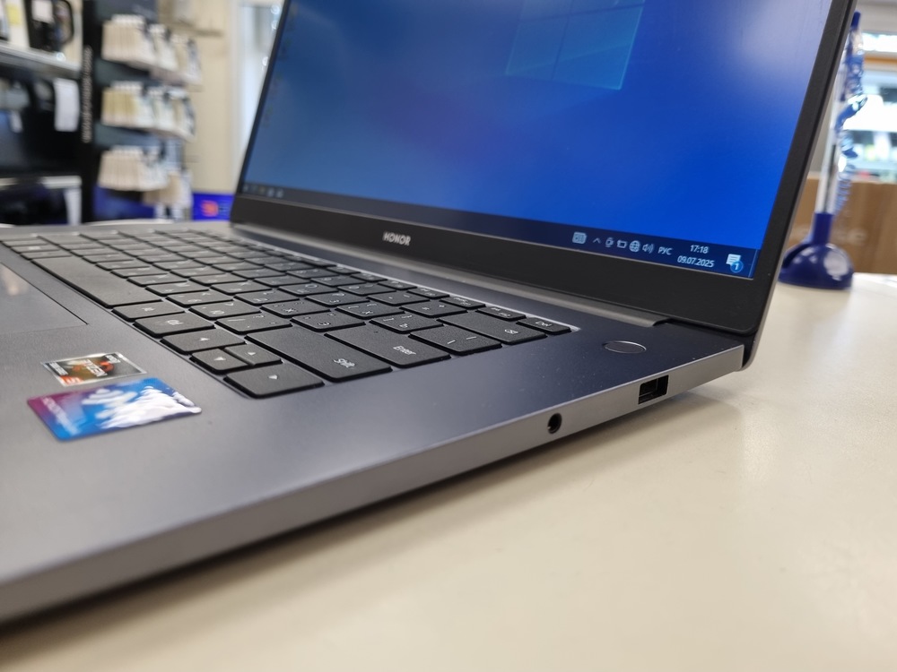 Ноутбук Honor; Ryzen 5-5500U, HD Graphics, 8 Гб, 500 Гб, Нет