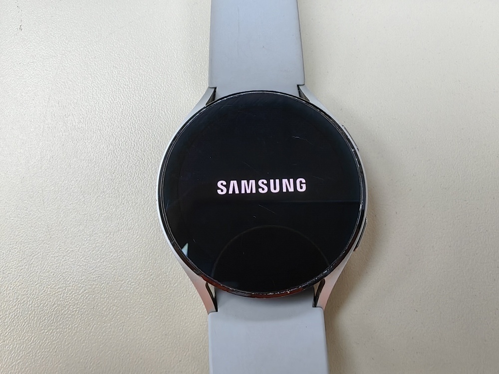 Смарт-часы Samsung Galaxy Watch 4