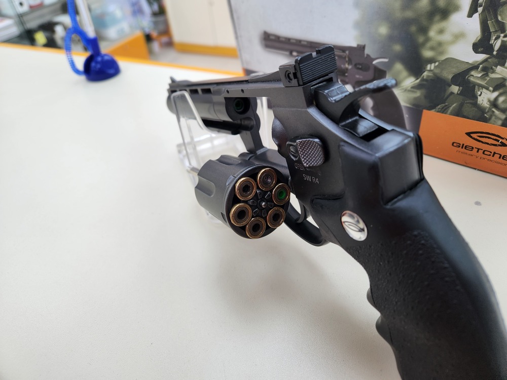Пистолет пневматический Gletcher SW R4