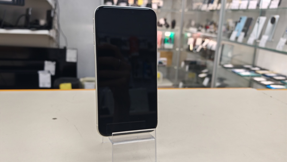 Смартфон Apple iPhone 11 64Gb