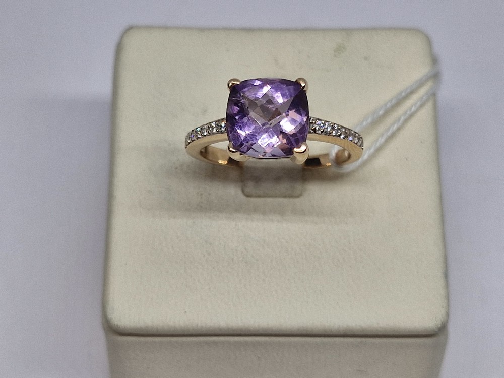 КОЛКМИ585 КОЛЬЦО С КАМНЯМИ (Au 585)