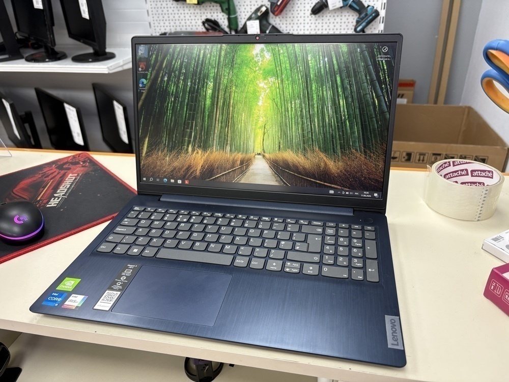 Ноутбук Lenovo; Core i5-1135G7, GeForce MX350, 8 Гб, 500 Гб, Нет