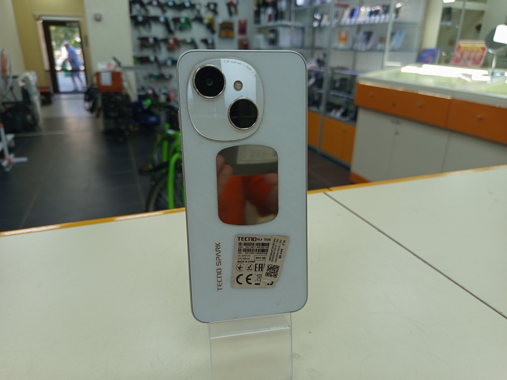 Смартфон Tecno Spark Go1