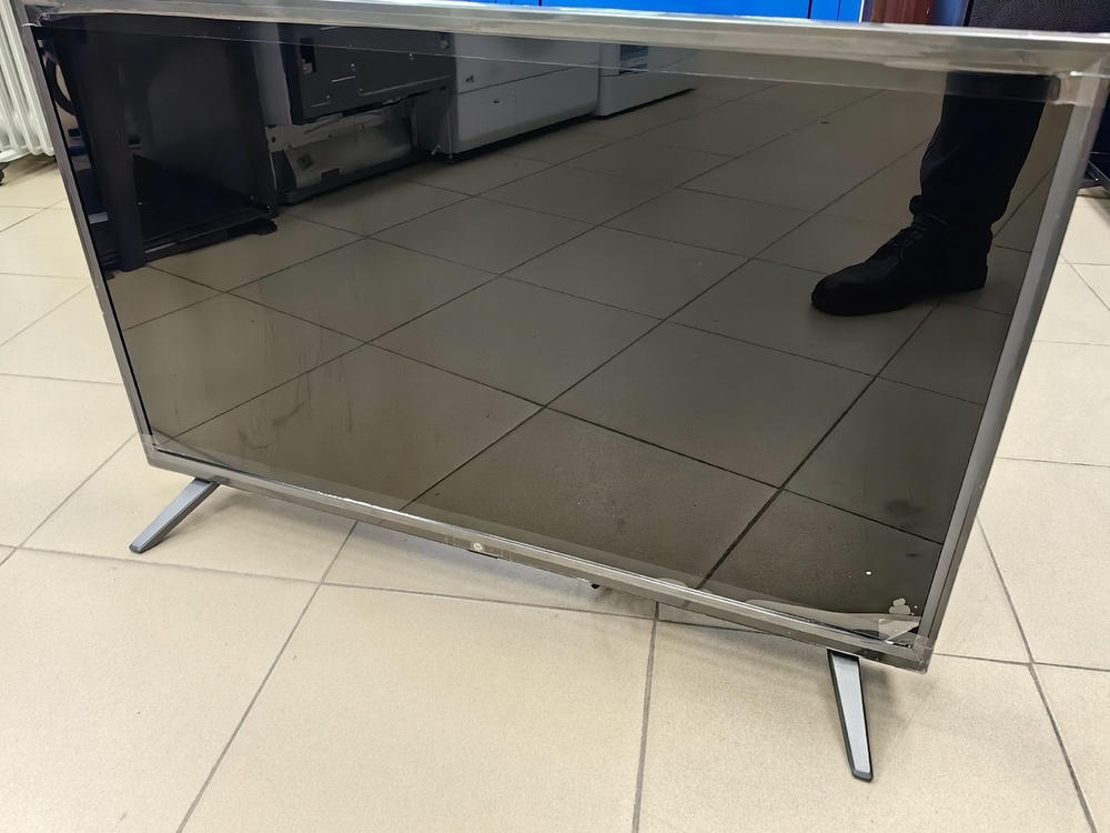 LED Телевизор HI VHIX-32F102TSY