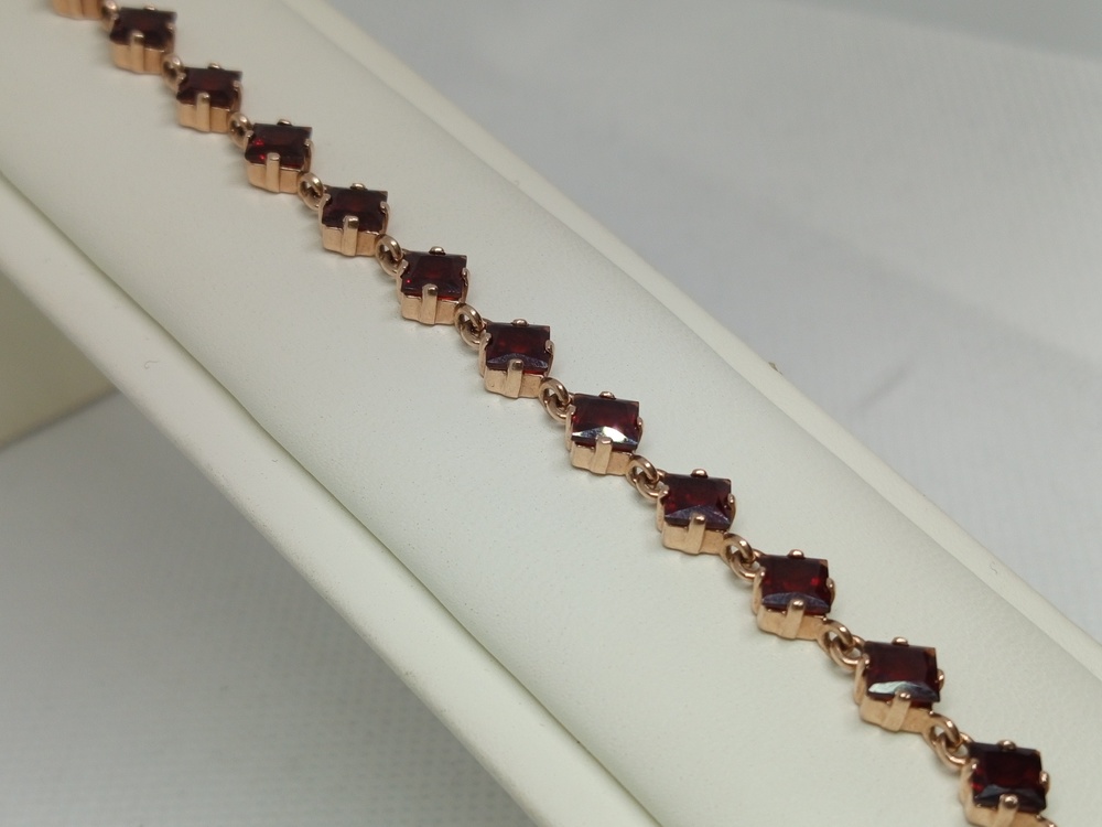 Б585 БРАСЛЕТ С КАМНЯМИ (Au 585)